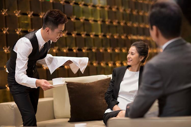 酒店礼仪物业服务图片